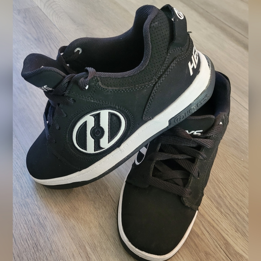 Heelys Black and White Kids Sneakers